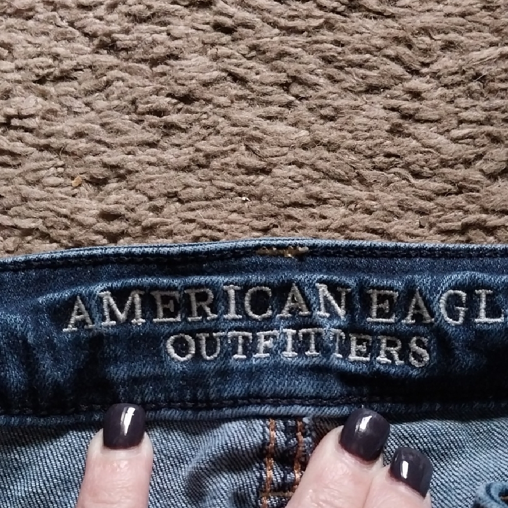 American Eagle Outfitters Blue Jeans Classic Medium-Dark Wash